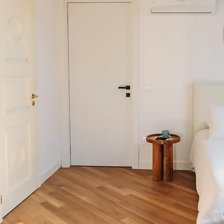 Noma Luxury Beb Bed & Breakfast